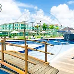 Flats Muro Alto Condominio Clube